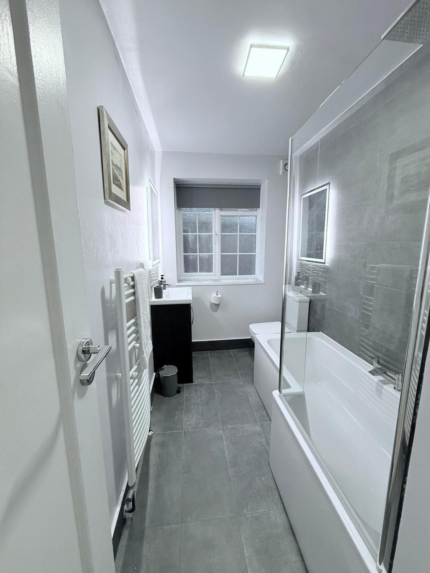 Staylondon - Sleeps 6 With Free Parking - Tourist, Concerts & Matches Extérieur photo